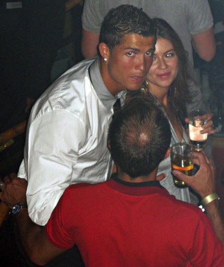 Nghi án hiếp dâm của C.Ronaldo trở thành đề tài châm biếm - 3 Khó có thể ngờ rằng scandal hiếp dâm của C.Ronaldo lại được dùng để chào hàng