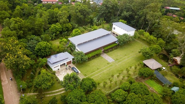 Giáo sư Đặng Hùng Võ: Phải thu “sổ đỏ” bán đất rừng cho người ngoài Sóc Sơn - 2 Một khu dinh cơ ở xã Minh Phú huyện Sóc Sơn. (Ảnh: Toàn Vũ)