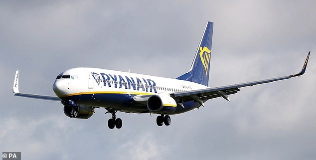 Tiếp viên hàng không tố cáo bị hãng bay đối xử bạc bẽo - 2 Ryanair là hãng bay giá rẻ lớn nhất châu Âu hiện nay