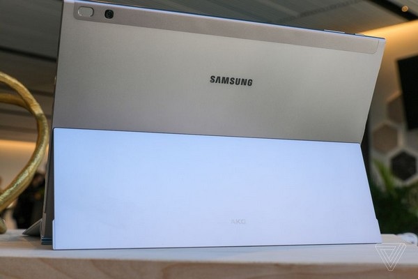 Samsung ra mắt máy tính bảng cao cấp để cạnh tranh với Surface Pro và iPad Pro - 2