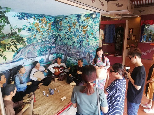 Phó Chủ tịch Thường trực Hiệp hội Du lịch ĐBSCL: “Làm du lịch là phải đẹp !” - 2 Khu lưu niệm Nghệ thuật Đờn ca tài tử Nam Bộ và nhạc sĩ Cao Văn Lầu, một điểm du lịch nổi bật của tỉnh Bạc Liêu hiện nay.