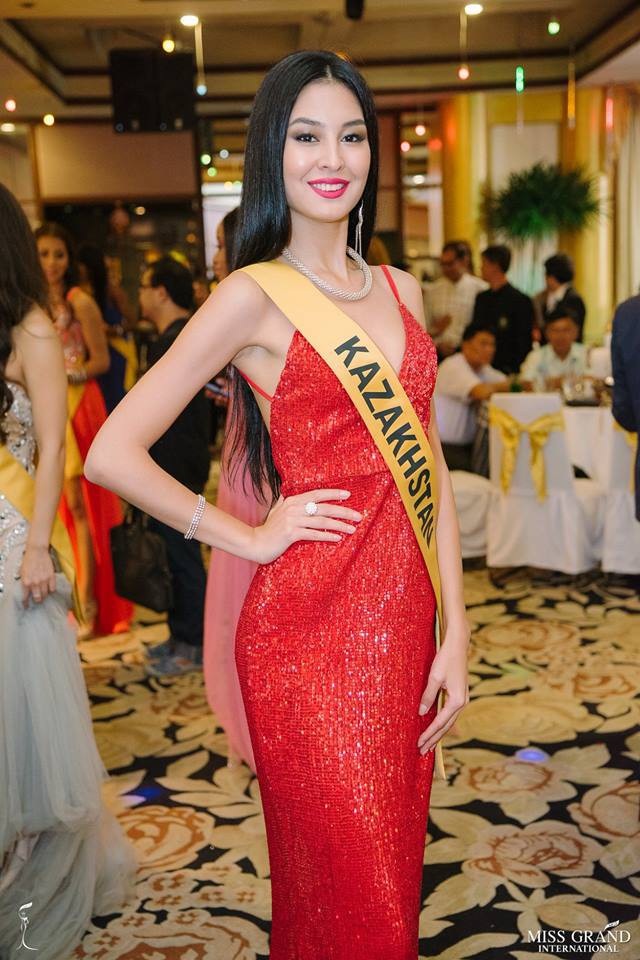 Bùi Phương Nga “đọ” sắc cùng dàn mỹ nhân của Hoa hậu Hòa bình thế giới 2018 - 22 Bùi Phương Nga “đọ” sắc cùng dàn mỹ nhân của Hoa hậu Hòa bình thế giới 2018 - 22