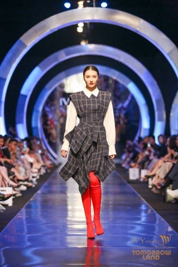 Dấu ấn của IVY moda sau 3 năm độc lập làm Fashion show - 2 Dấu ấn của IVY moda sau 3 năm độc lập làm Fashion show - 2