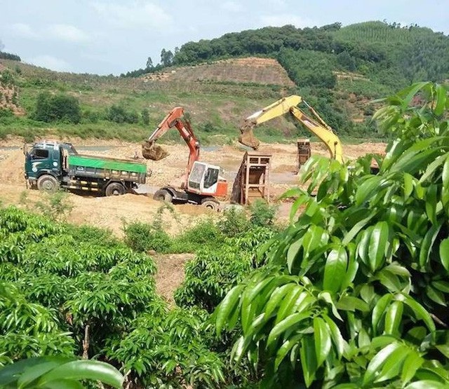 Lãnh đạo tỉnh Bắc Giang yêu cầu làm rõ hàng loạt vấn đề nhức nhối, hành dân! - Ảnh 4. Lãnh đạo tỉnh Bắc Giang yêu cầu làm rõ hàng loạt vấn đề nhức nhối, hành dân! - Ảnh 4.