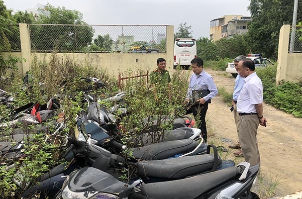 Kiểm tra việc xử lý phương tiện giao thông bị tạm giữ tại Đà Nẵng - 1 Đoàn kiểm tra thực tế tại cơ sở tạm giữ phương tiện vi phạm hành chính (Ảnh: BTP).