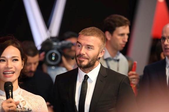 David Beckham: “Xe VinFast quá đẹp và đẳng cấp” - 1 Thông tin cựu danh thủ David Beckham là khách mời đặc biệt tại buổi lễ ra mắt xe VinFast tại Paris Motor Show 2018 ngày 02/10 được giữ kín cho đến phút chót. Anh xuất hiện tại sự kiện trong bộ vest đen vô cùng lịch lãm, thu hút sự chú ý của truyền thông cả trong nước và quốc tế.