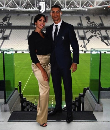 Dính nghi án hiếp dâm, C.Ronaldo vẫn được bạn gái tin tưởng - 2 Georgina Rodriguez vẫn luôn tin và yêu CR7, bất chấp mọi scandal