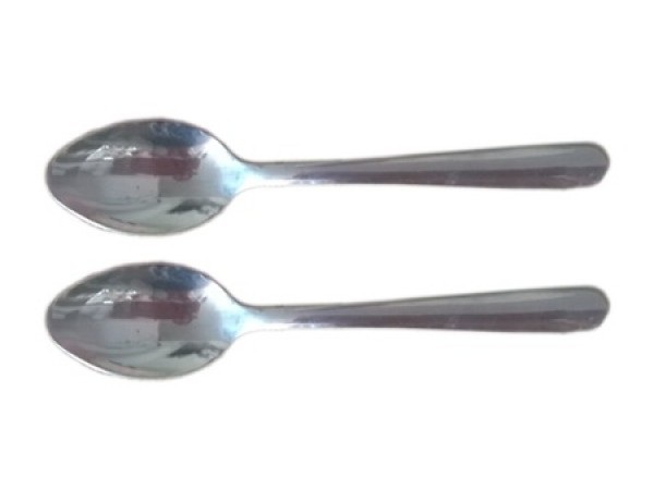 Nôn ói vì nuốt 2 thìa inox vào bụng - 1