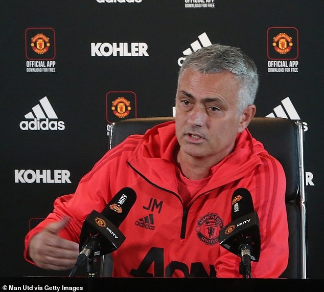 Được FA ưu ái, HLV Mourinho sẵn sàng đại chiến Chelsea - 1
HLV Mourinho sẽ dẫn dắt MU trong trận đại chiến với Chelsea