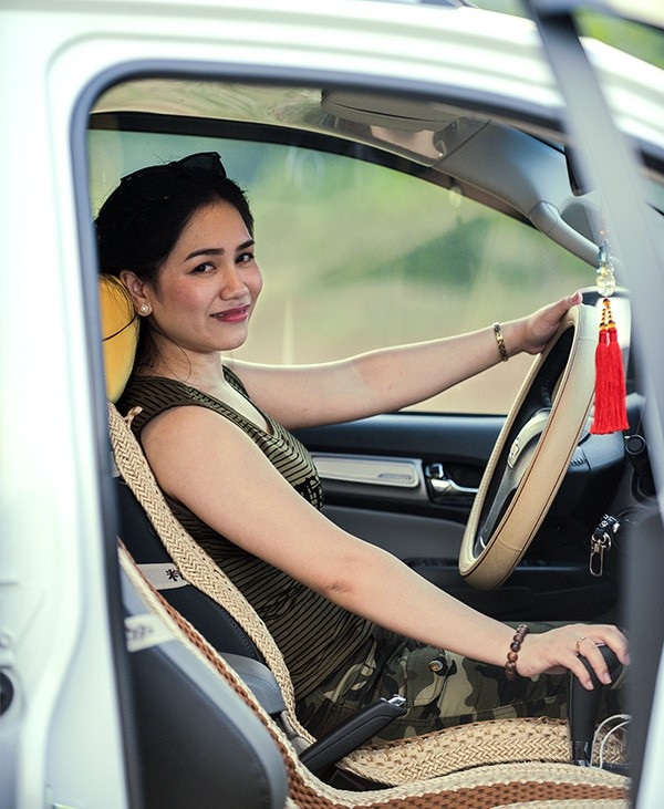 Chuyện những “bóng hồng” đằng sau vô-lăng - 6 Chuyện những “bóng hồng” đằng sau vô-lăng - 6