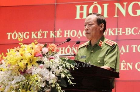 Triệt phá hàng nghìn băng nhóm tội phạm “xã hội đen” - 1
Thượng tướng Lê Quy Vương, Thứ trưởng Bộ Công an làm Chủ nhiệm Đề án 2 tấn công các loại tội phạm có tổ chức.