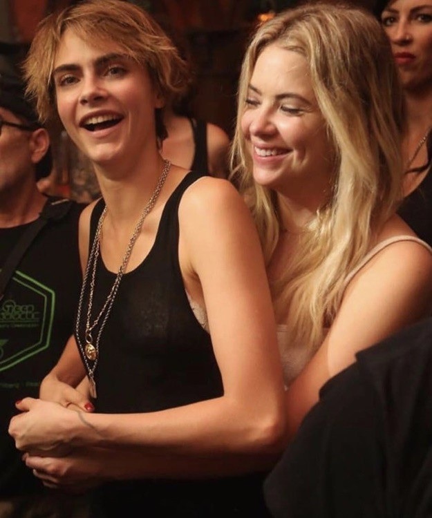 Cara Delevingne tình tứ bên bạn gái - 6
Cặp đôi thường xuyên cùng nhau xuất hiện trong các sự kiện lớn nhỏ ở Hollywood.