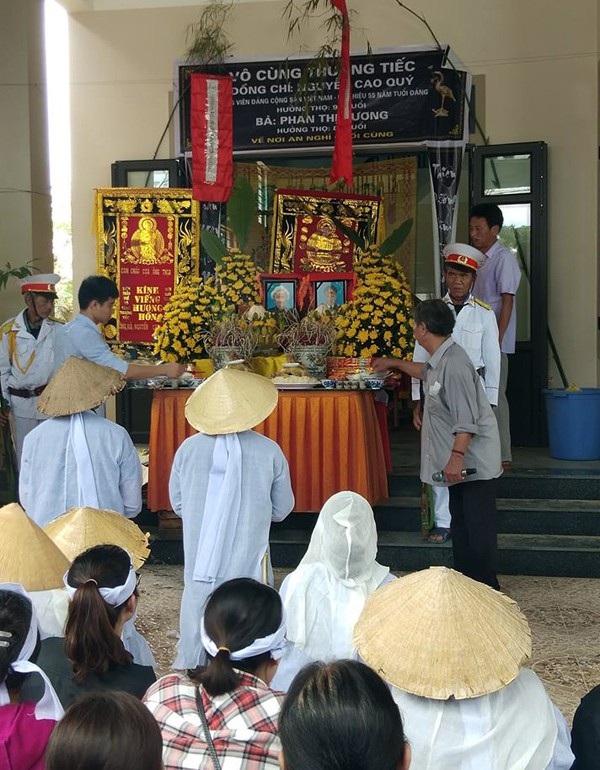 Cụ ông 90 tuổi qua đời, cụ bà 80 tuổi lặng lẽ thác theo - Ảnh 4. Cụ ông 90 tuổi qua đời, cụ bà 80 tuổi lặng lẽ thác theo - Ảnh 4.