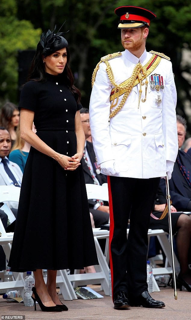 
Meghan Markle luôn ghi điểm bởi gu thời trang tinh tế
