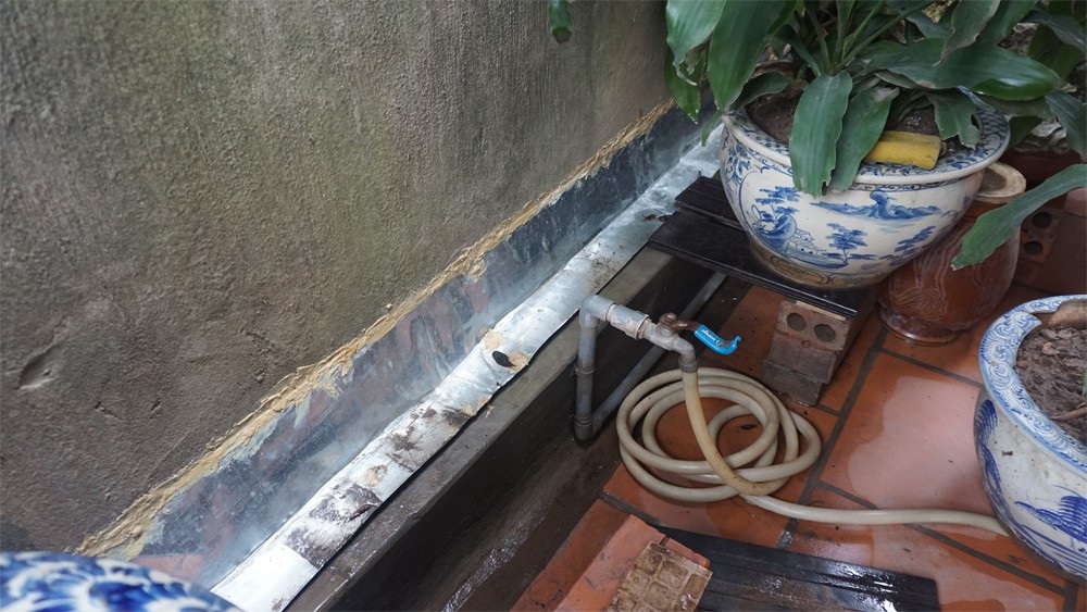 Hà Nội: Thi công trường học làm nứt, lún nhiều nhà dân - Ảnh 3. Hà Nội: Thi công trường học làm nứt, lún nhiều nhà dân - Ảnh 3.