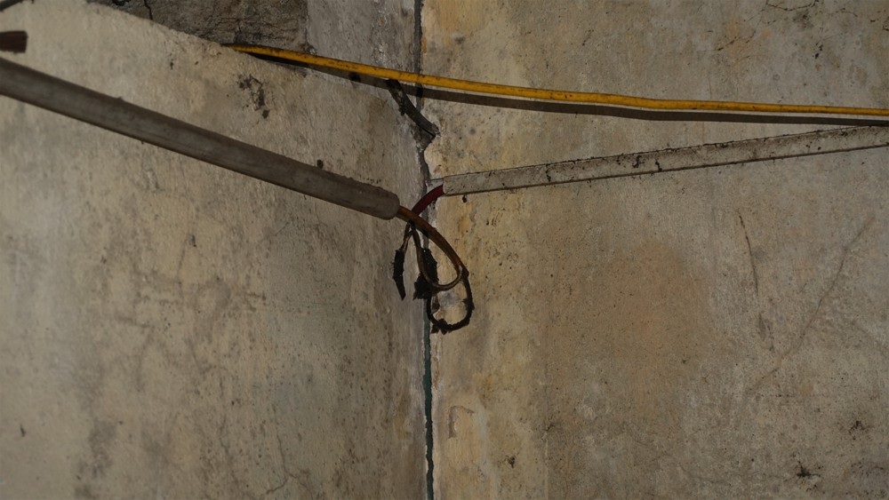 Hà Nội: Thi công trường học làm nứt, lún nhiều nhà dân - Ảnh 8. Hà Nội: Thi công trường học làm nứt, lún nhiều nhà dân - Ảnh 8.