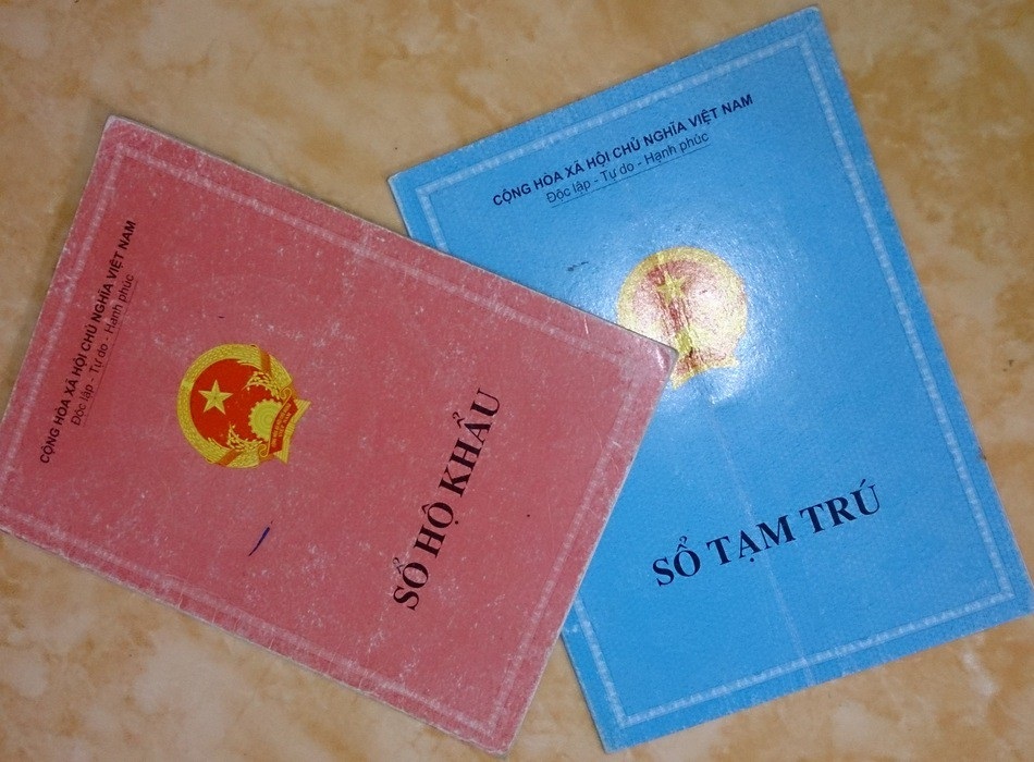 Nhiều bộ ngành ủng hộ việc sớm bỏ sổ hộ khẩu - Ảnh 1. Nhiều bộ ngành ủng hộ việc sớm bỏ sổ hộ khẩu - Ảnh 1.