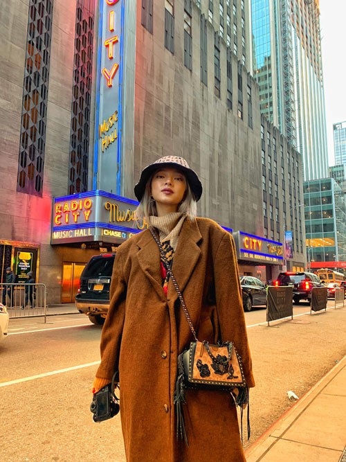 Châu Bùi vô cùng quyến rũ và cá tính tại New York - 3 Châu Bùi vô cùng quyến rũ và cá tính tại New York - 3