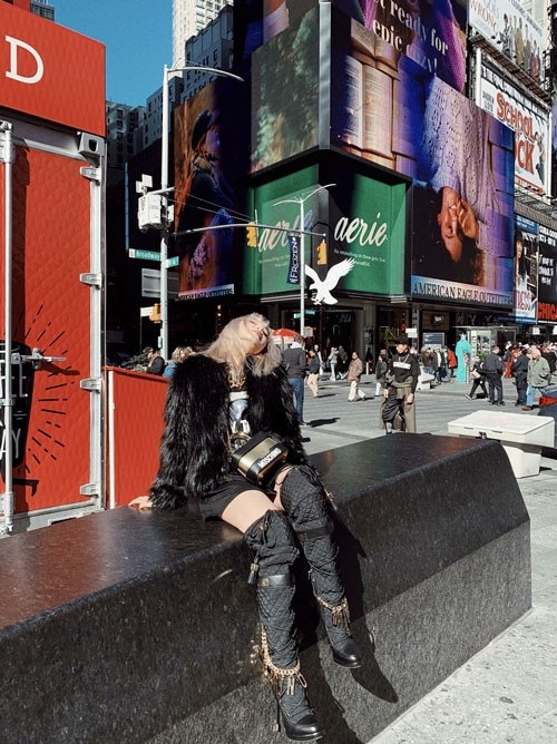 Châu Bùi vô cùng quyến rũ và cá tính tại New York - 6 Châu Bùi vô cùng quyến rũ và cá tính tại New York - 6