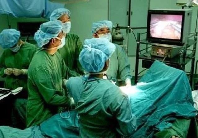 3 người trong nhà cùng bị ung thư dạ dày do thói quen ăn khuya, thức đêm mỗi ngày - Ảnh 1. 3 người trong nhà cùng bị ung thư dạ dày do thói quen ăn khuya, thức đêm mỗi ngày - Ảnh 1.
