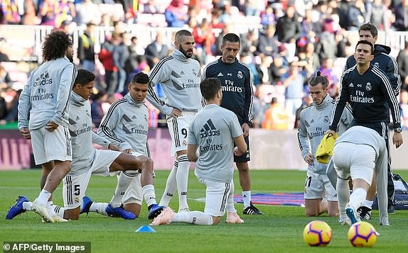 Barcelona 5-1 Real Madrid: Cú hattrick của Luis Suarez - 25
Real Madrid cần chiến thắng để cứu vãn tình hình