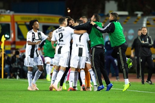 C.Ronaldo tỏa sáng rực rỡ, Juventus lội dòng giành chiến thắng - 7 C.Ronaldo tỏa sáng rực rỡ, Juventus lội dòng giành chiến thắng - 7