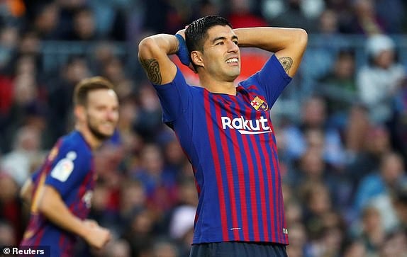 Barcelona 5-1 Real Madrid: Cú hattrick của Luis Suarez - 6
Luis Suarez vẫn là ngòi nổ nguy hiểm bên phía Barcelona