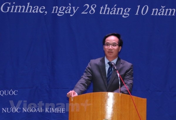 Tư vấn, vận động lao động Việt Nam tại Hàn Quốc về nước đúng hạn - 2 Ông Trần Trường Thủy, Phó Đại sứ Việt Nam tại Hàn Quốc phát biểu. (Ảnh: Mạnh Hùng/Vietnam+)