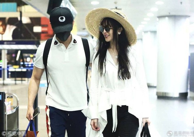 Phạm Băng Băng bị phạt 130 triệu USD vì trốn thuế - 2
Phạm Băng Băng và bạn trai Lý Thần tại Trung Quốc, tháng 9/2018.