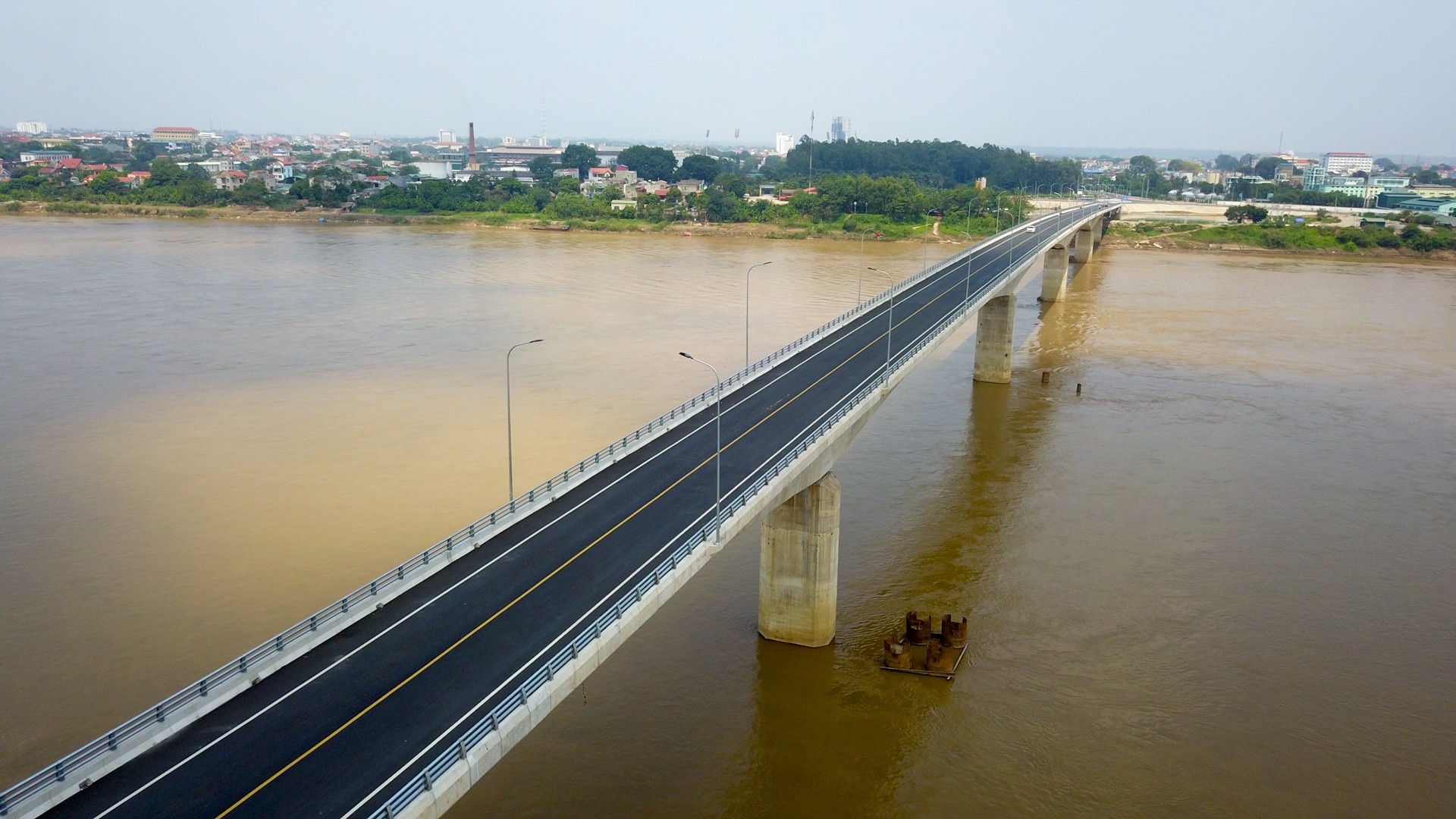 Diện mạo dải lụa 4 làn xe nối Hà Nội - Phú Thọ vắt ngang sông Hồng - Ảnh 14. Diện mạo dải lụa 4 làn xe nối Hà Nội - Phú Thọ vắt ngang sông Hồng - Ảnh 14.