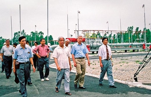 Ông Đỗ Mười và câu hỏi đầy trăn trở về tinh thần “phát huy nội lực” - 1 Ông Đỗ Mười được nhận xét là một lãnh đạo rất sâu sát, cụ thể, chi tiết, đòi hỏi cấp dưới phải có tinh thần tự chủ...