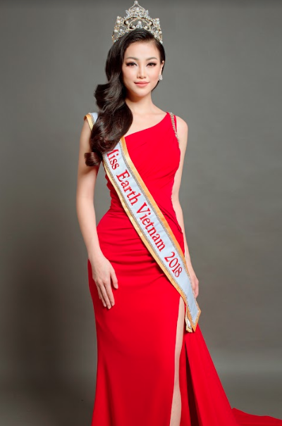Người đẹp Việt nói tiếng Anh như gió được cấp phép dự Miss Earth 2018 - 1 Nguyễn Phương Khánh sẽ là đại diện Việt Nam tham dự cuộc thi Miss Earth 2018.