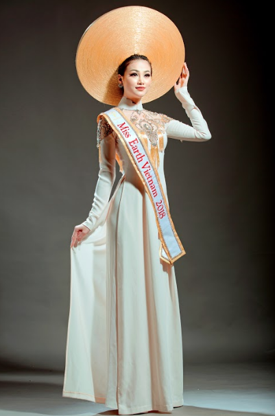 Người đẹp Việt nói tiếng Anh như gió được cấp phép dự Miss Earth 2018 - 3 Nguyễn Phương Khánh sẽ tốt nghiệp vào đầu năm 2019. Cô là sinh viên đoạt thành tích học tập loại giỏi với số điểm trên 8 chấm.