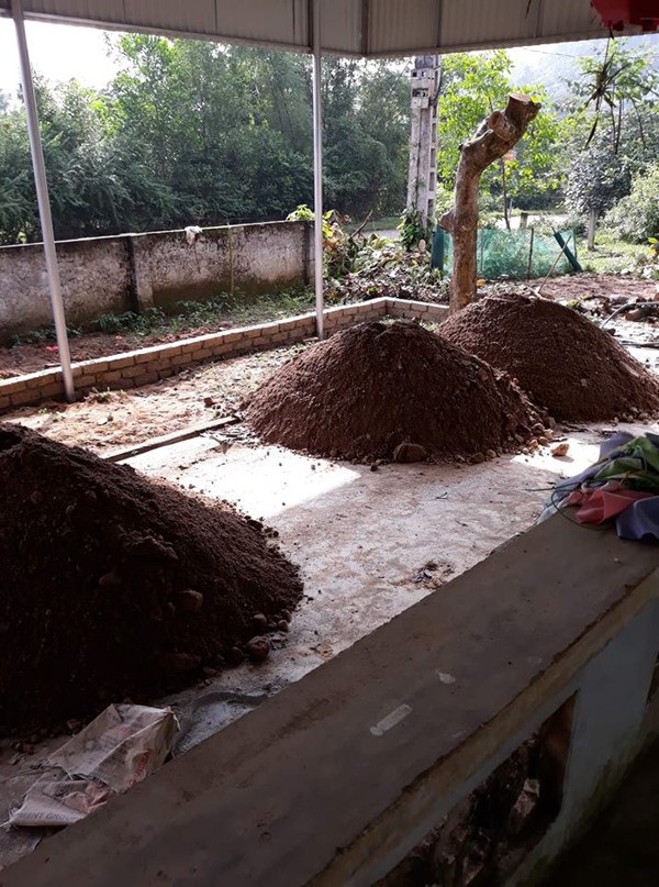Ước mơ của “cô giáo 20 năm cắm bản trồng người” đã thành hiện thực - 3 Sân chơi của điểm trường được mở rộng.