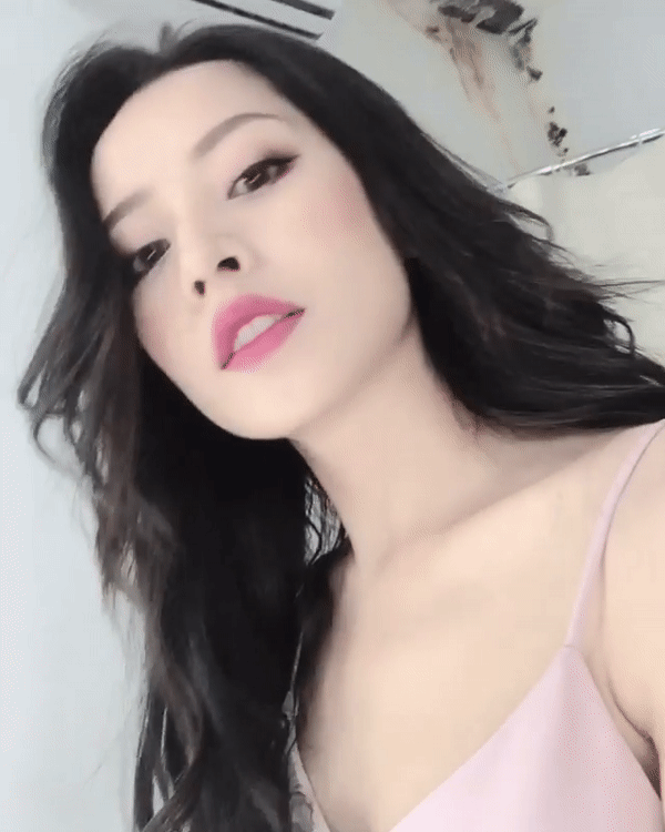Chi Pu thoát mác “gái ngoan” showbiz, ngày càng nóng bỏng “nghẹt thở” - 7 Một Chi Pu gợi cảm từ ánh mắt...
