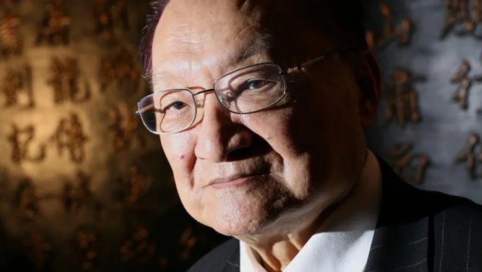 Kim Dung tạo nên “võ lâm giang hồ”, giới làm phim nợ ông “vũ trụ điện ảnh” - Ảnh 1. Kim Dung tạo nên “võ lâm giang hồ”, giới làm phim nợ ông “vũ trụ điện ảnh” - Ảnh 1.