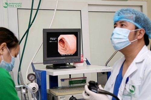 Chữa viêm loét dạ dày mãi không khỏi, hãy làm ngay xét nghiệm này - 2 Nội soi có test Hp là phương pháp hữu hiệu nhất chẩn đoán bệnh dạ dày do vi khuẩn Hp