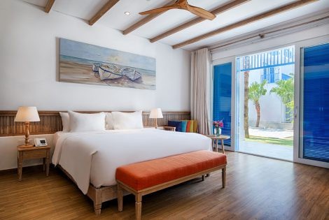 Hoa hậu Tiểu Vy thích thú với “khách sạn Santorini” ở Đà Nẵng - 3 Risemount Resort là dự án mang tính khởi động cho chuỗi khách sạn và khu nghỉ dưỡng sang trọng, mang phong cách đặc trưng do Vicoland sở hữu và quản lý như dự án Huyền thoại Địa Trung Hải – Mediterraneo Resort