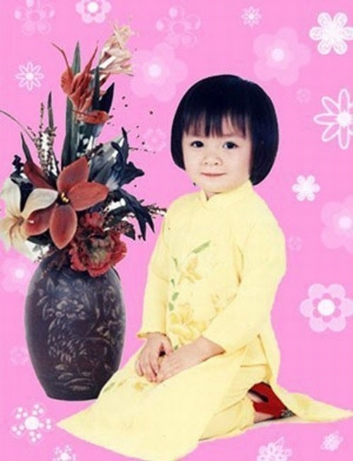 Tiết lộ bất ngờ về sự ra đời của “Con cò bé bé” và bé Xuân Mai - 2 Theo nhạc sĩ Lê Xuân Thọ, Xuân Mai là một trong những ca sĩ nhí đầu tiên thể hiện thành công nhất ca khúc Con cò bé bé.