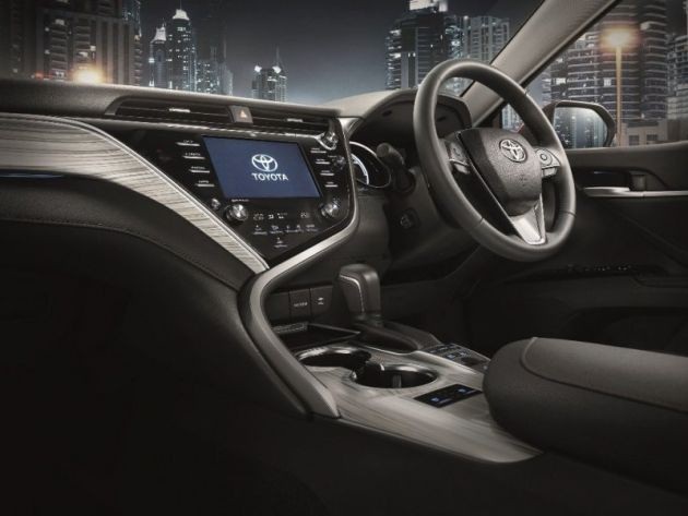 Toyota Camry thế hệ mới trình làng, giá từ hơn 1 tỉ đồng - 3 Toyota Camry thế hệ mới trình làng, giá từ hơn 1 tỉ đồng - 3
