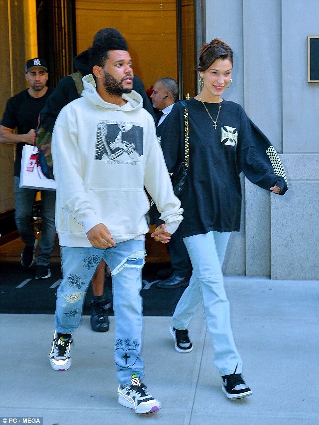 Bella Hadid hạnh phúc bên bạn trai - 2
Những hình ảnh mới này cho thấy Bella Hadid và The Weeknd đã thực sự tái hợp