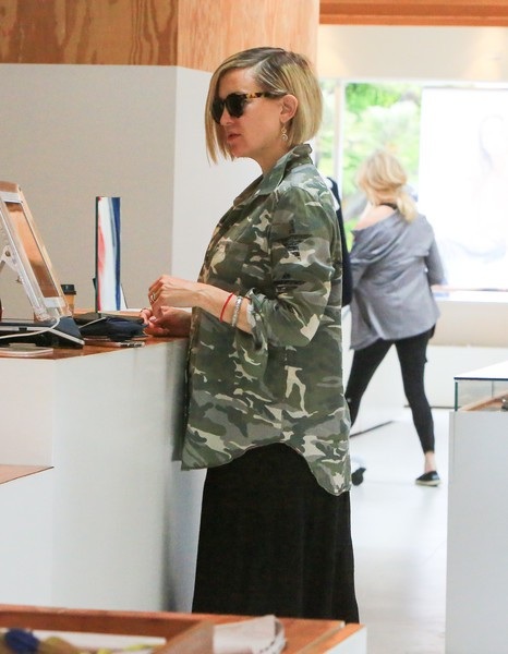 Kate Hudson sinh con thứ 3 - 4
Kate Hudson đã có 1 con trai 14 tuổi với chồng cũ Chris Robinson