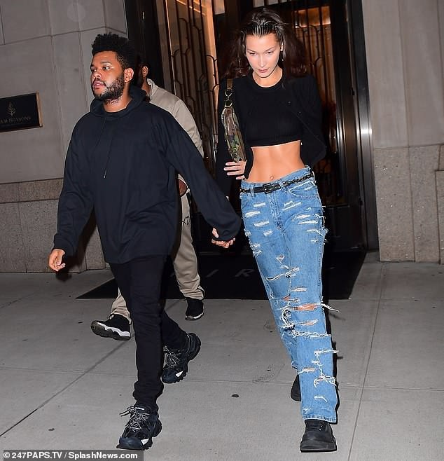 Bella Hadid hạnh phúc bên bạn trai - 5
Siêu mẫu 21 tuổi và bạn trai đều bận rộn nhưng luôn cố gắng dành thời gian cho nhau