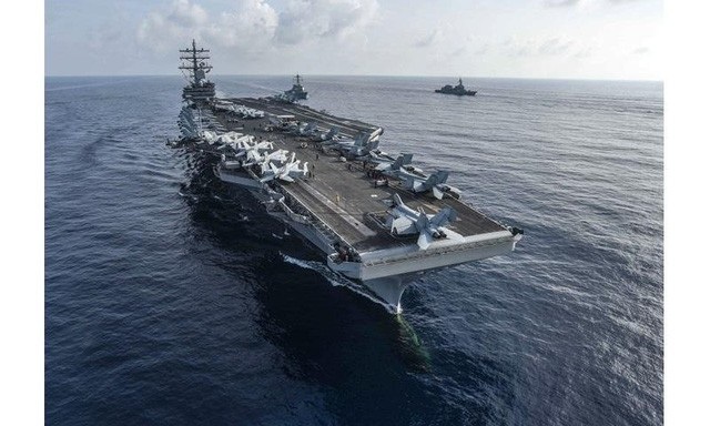 Nguy cơ thổi bùng căng thẳng Mỹ - Trung sau cuộc chạm trán trên Biển Đông - 2 Tàu sân bay USS Ronald Reagan của Mỹ tập trận chung với các tàu Nhật Bản trên Biển Đông hồi tháng 8. (Ảnh: US Navy)