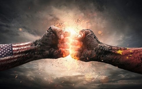 Mỹ đang làm Trung Quốc “khó thở” trên nhiều mặt trận? - 1
Hình ảnh đồ họa minh họa thế đối đầu căng thẳng hiện nay giữa Mỹ và Trung Quốc. Ảnh: Getty.