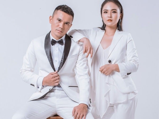 Tú Dưa: “Tôi đã phải trả giá cho sự… đào hoa của mình” - 3 Cựu thành viên Quả Dưa Hấu dành nhiều lời ngọt ngào cho bà xã, bến bờ bình yêu của người đàn ông trải qua nhiều thăng trầm trong cuộc sống cũng như trong tình yêu. (Ảnh: Kevin Phạm)