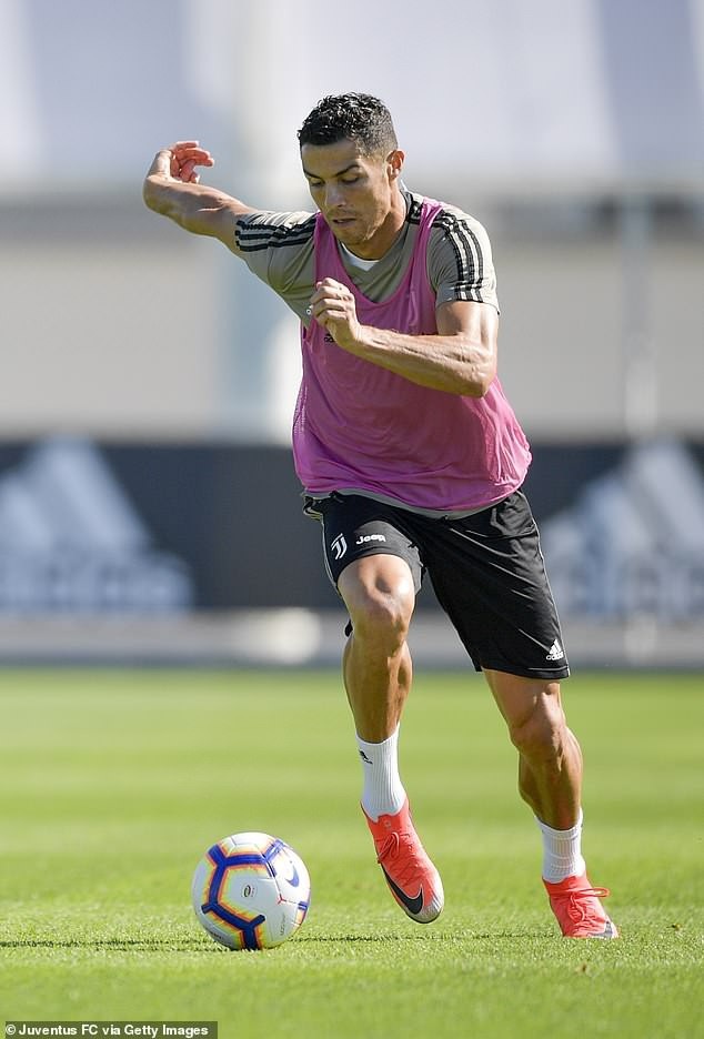 Juventus lên tiếng bảo vệ C.Ronaldo trước nghi án hiếp dâm - 2
CR7 đang dính nghi án hiếp dâm