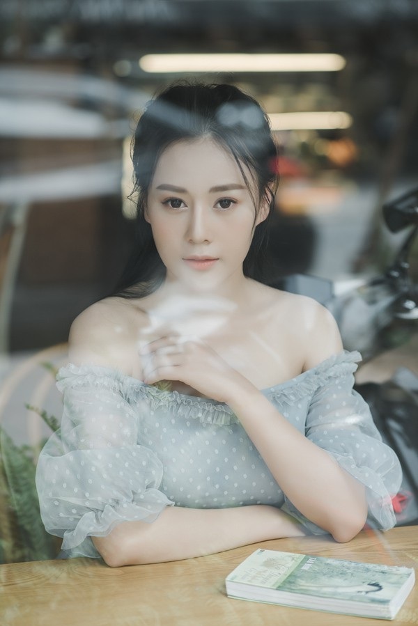 “Vợ bé”, “gái làng chơi” màn ảnh bị doạ tạt axit, gặp phiền phức ngoài đời - 2 Cô phải lên tiếng minh oan khi bị đồn thổi nhận vai vì muốn khoe thân để nổi tiếng.