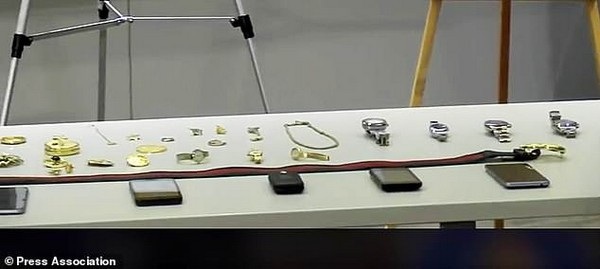 Hàng loạt ngôi sao bị trộm “ghé thăm” vì đăng ảnh và lịch trình lên mạng xã hội - 2 Tang vật những vụ trộm bị thu giữ, gồm nhiều tài sản đắt tiền của các ngôi sao nổi tiếng