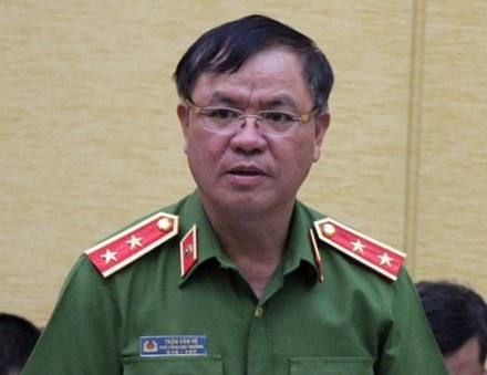 Trung tướng Trần Văn Vệ làm Chánh Văn phòng cơ quan Cảnh sát điều tra - 1 Trung tướng Trần Văn Vệ, nguyên quyền Tổng cục trưởng Tổng cục Cảnh sát được bổ nhiệm làm Chánh Văn phòng cơ quan CSĐT Bộ Công an.